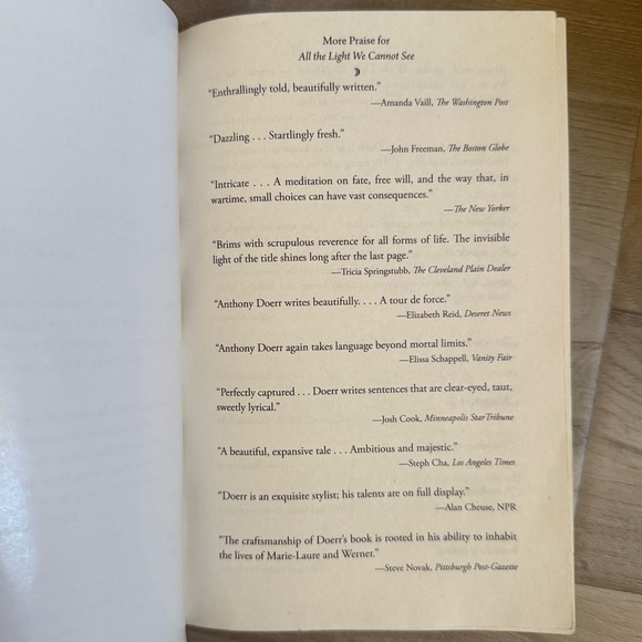 🔷 {3/$20} “All The Light We Cannot See” by Anthony Doerr - Paperback - Picture 11 of 14